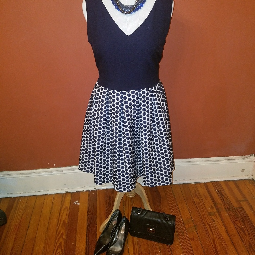 Sold..NWT Karl Lagerfeld dress- Size 16 - Picture 6 of 6